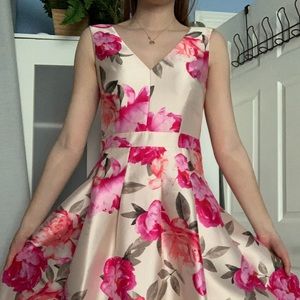 Floral and flowy Eliza j Dress